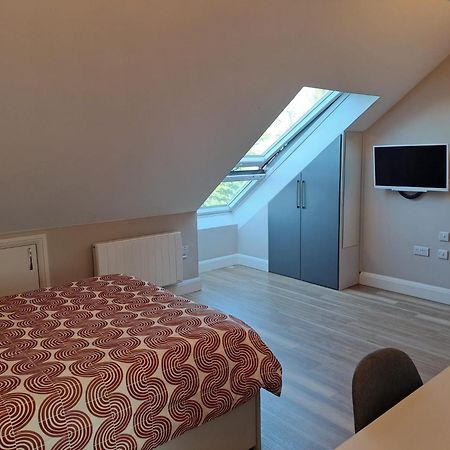 Sands House - Luxury Modern Studios With Secure Parking In Epsom, Surrey Quarto foto