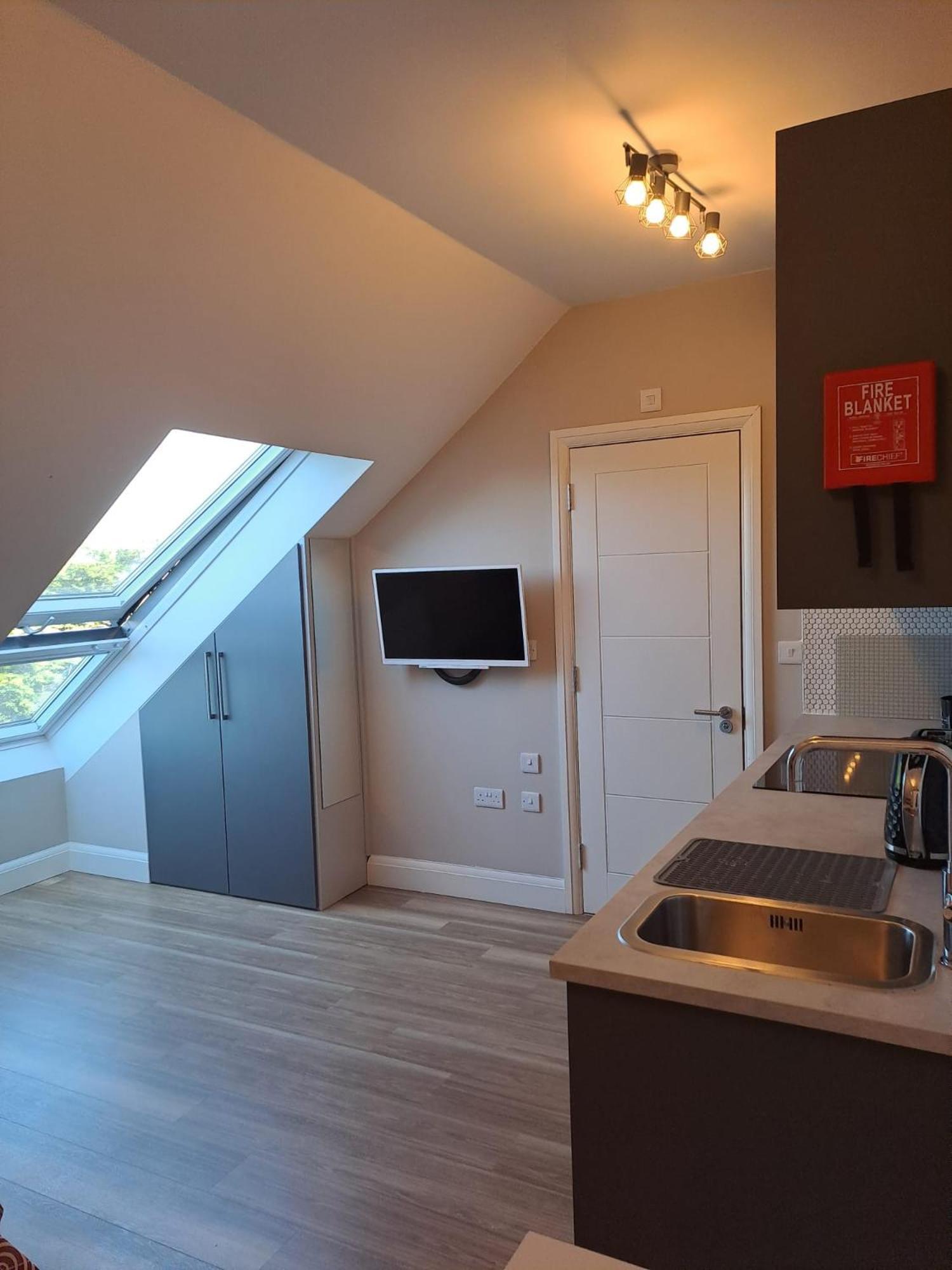 Sands House - Luxury Modern Studios With Secure Parking In Epsom, Surrey Quarto foto